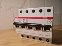 Lasttrennschalter mit vor/nacheilendem Null und Fernauslösung 20A